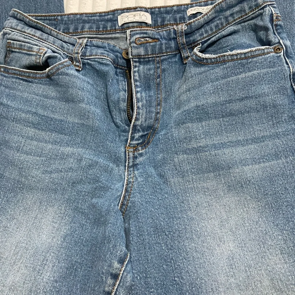 Sofia by Sofia Vergara Blue Relaxed Jeans - Picture 6 of 13